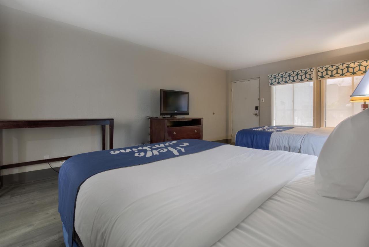 Days Inn By Wyndham Mobile I-65 Buitenkant foto