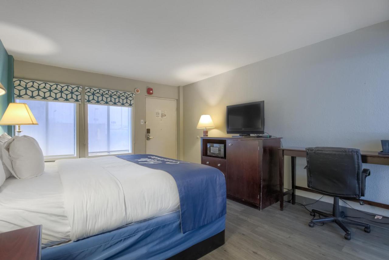 Days Inn By Wyndham Mobile I-65 Buitenkant foto