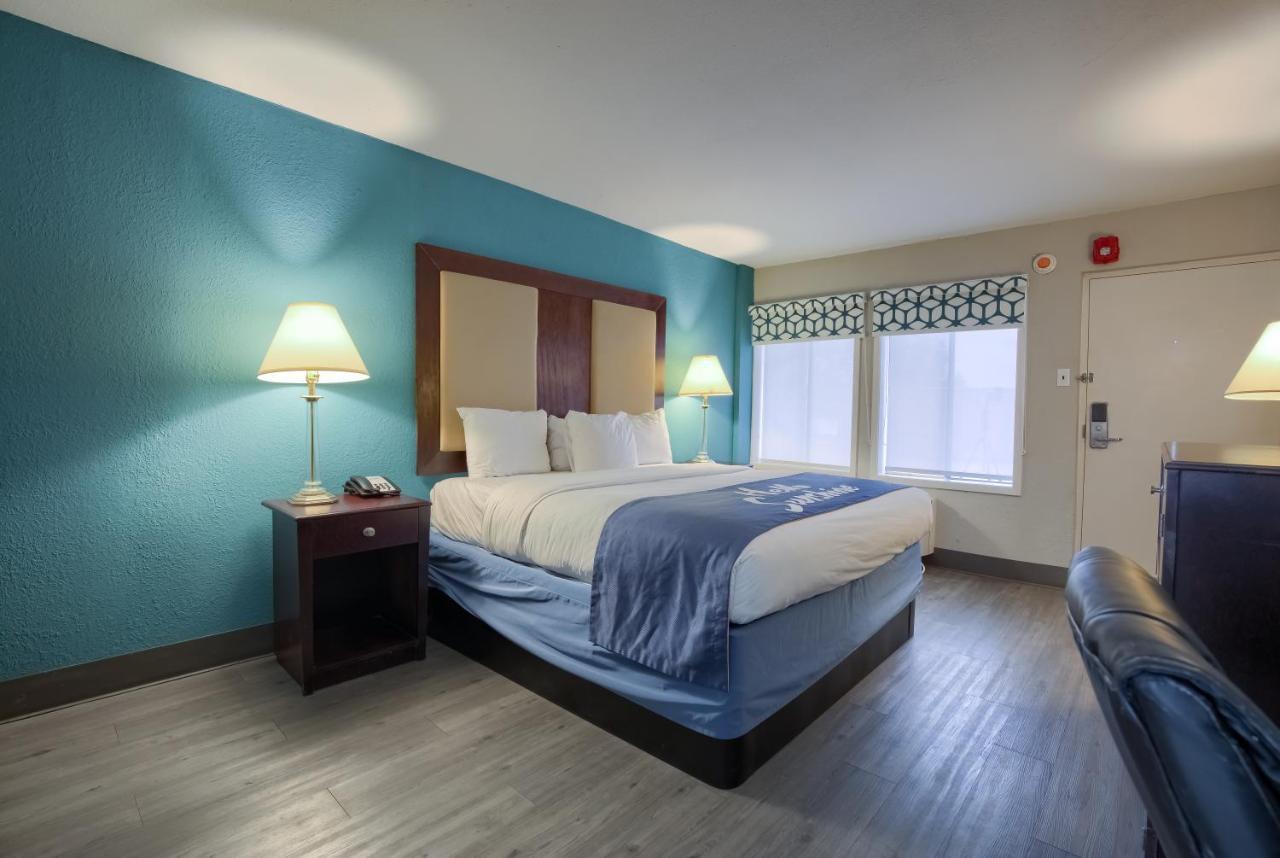 Days Inn By Wyndham Mobile I-65 Buitenkant foto